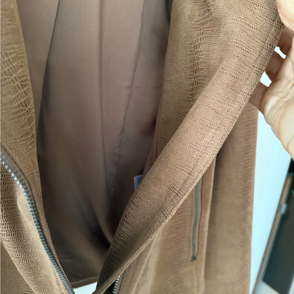 Jacket - Picture 7 of 8